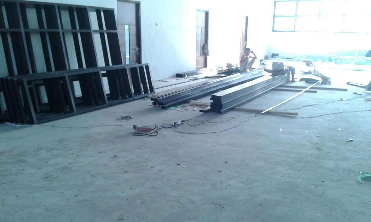 Fabrikasi Kusen Jendela dan Pintu Alumunium