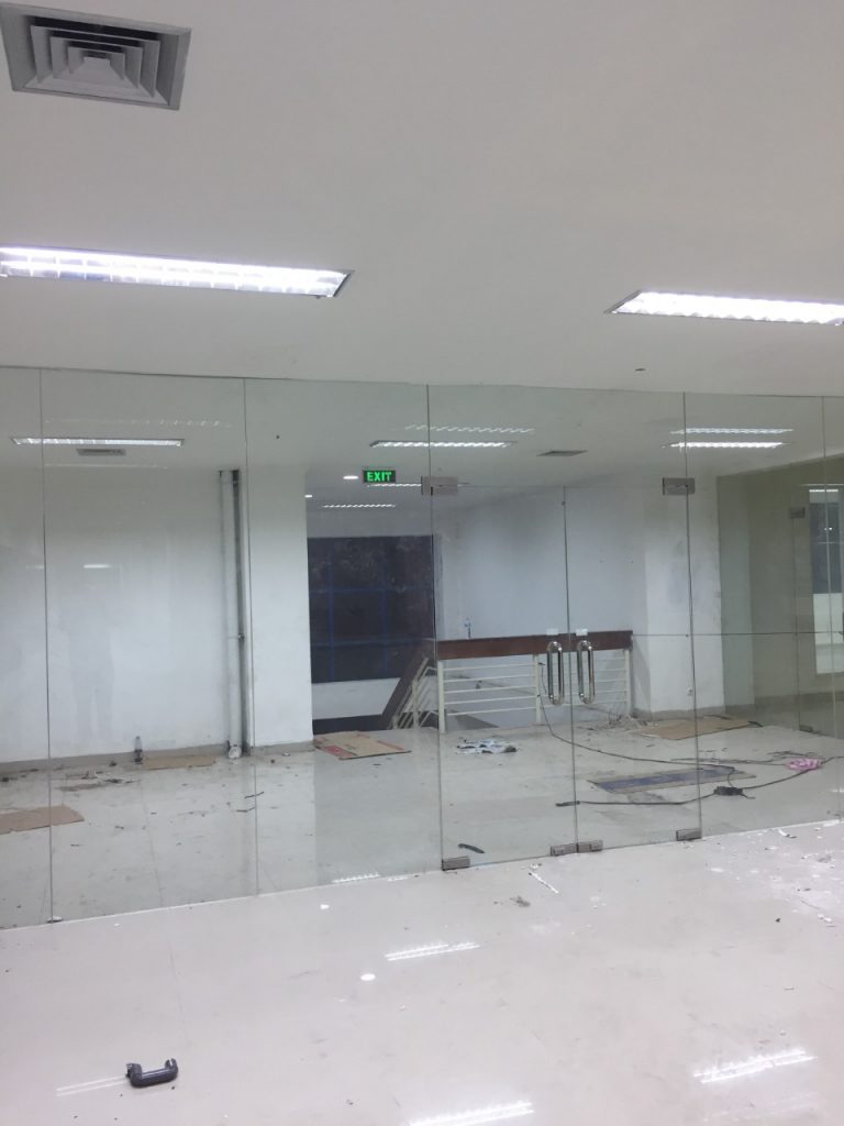Pekerjaan PARTISI dan PINTU KACA TEMPERET di MUARA BARU JAKARTA