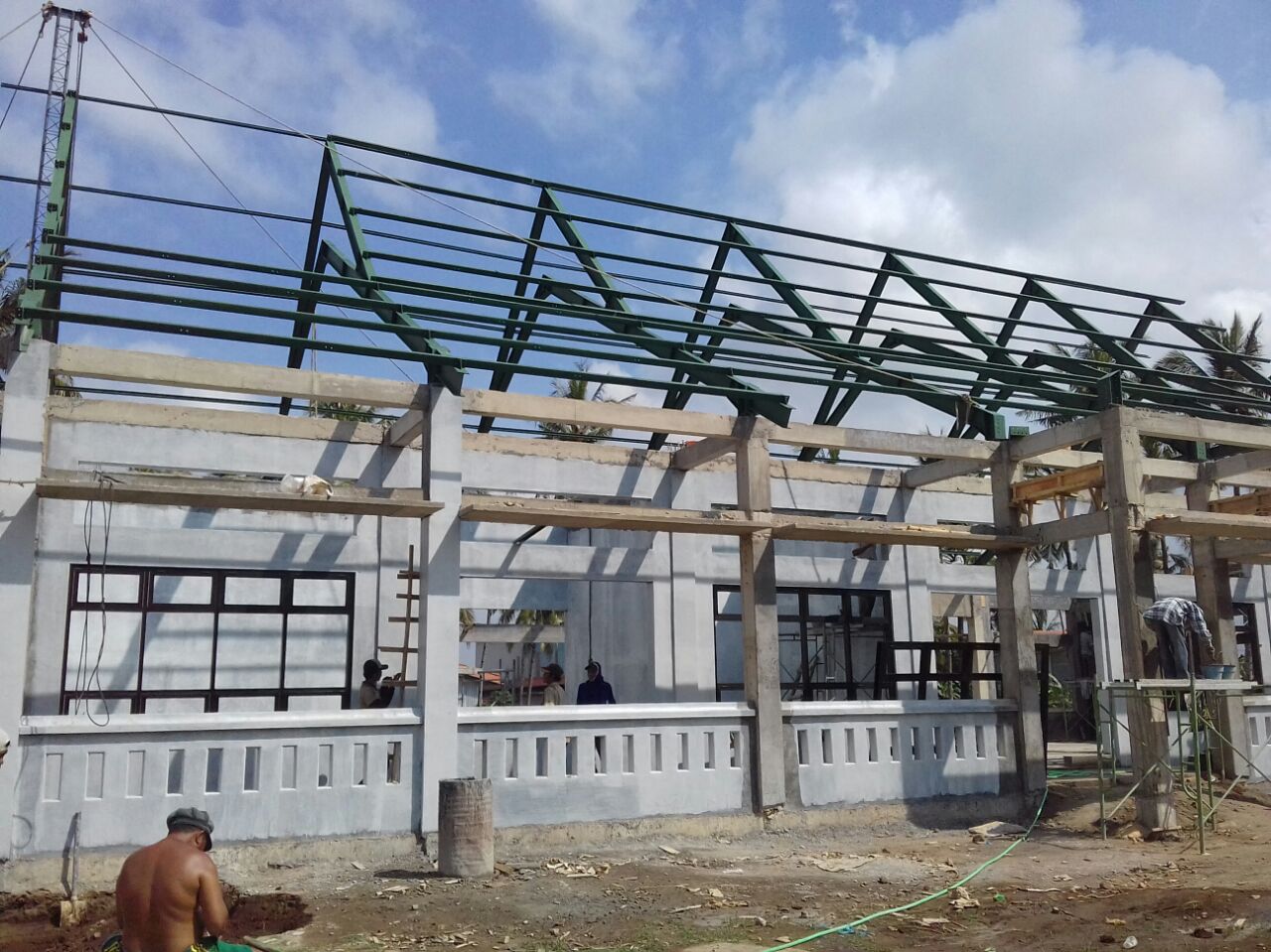 Pemasangan Kuda-Kuda Baja IWF di Proyek BLK BANYUWANGI Jawa Timur