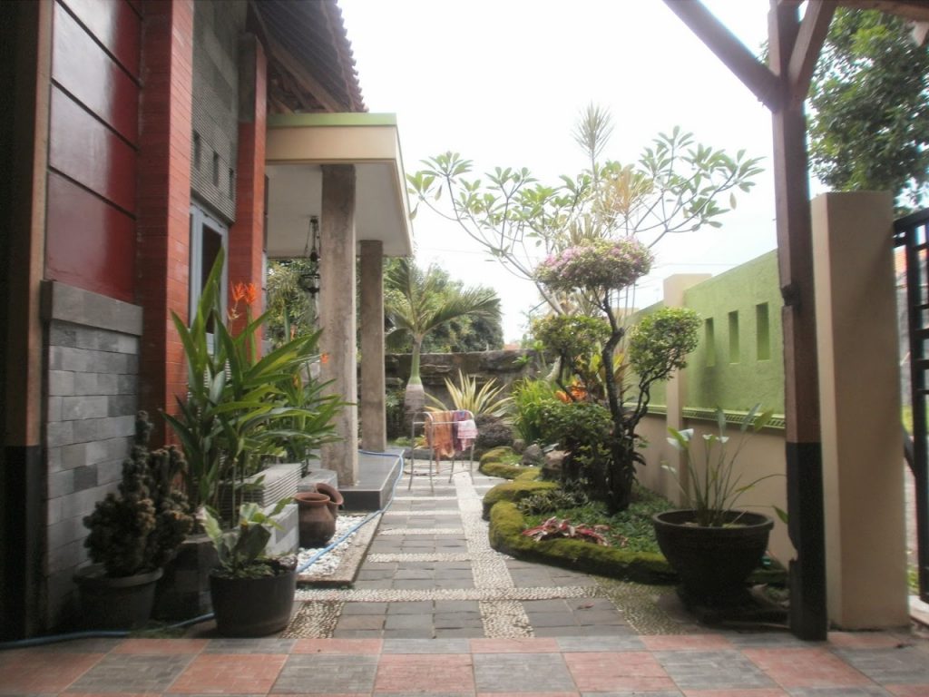 Pembangunan Teras Rumah Tinggal di Jawa Tengah